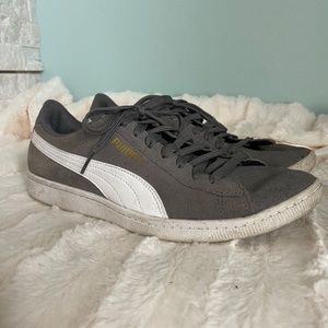 Casual Puma Sneakers Gray and White (7.5)